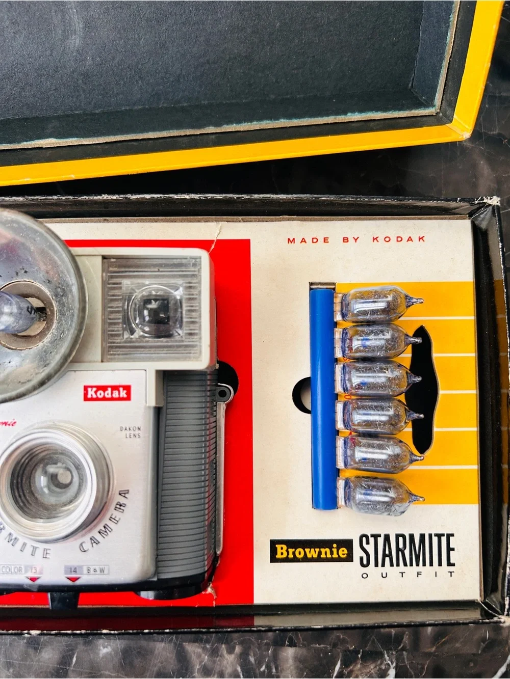 Starmite Outfit brownie vintage camera